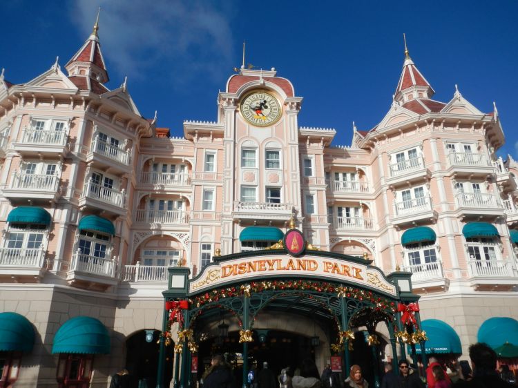 Wallpapers Constructions and architecture Amusement Parks > DisneyLand Fan-Disneyland-Paris