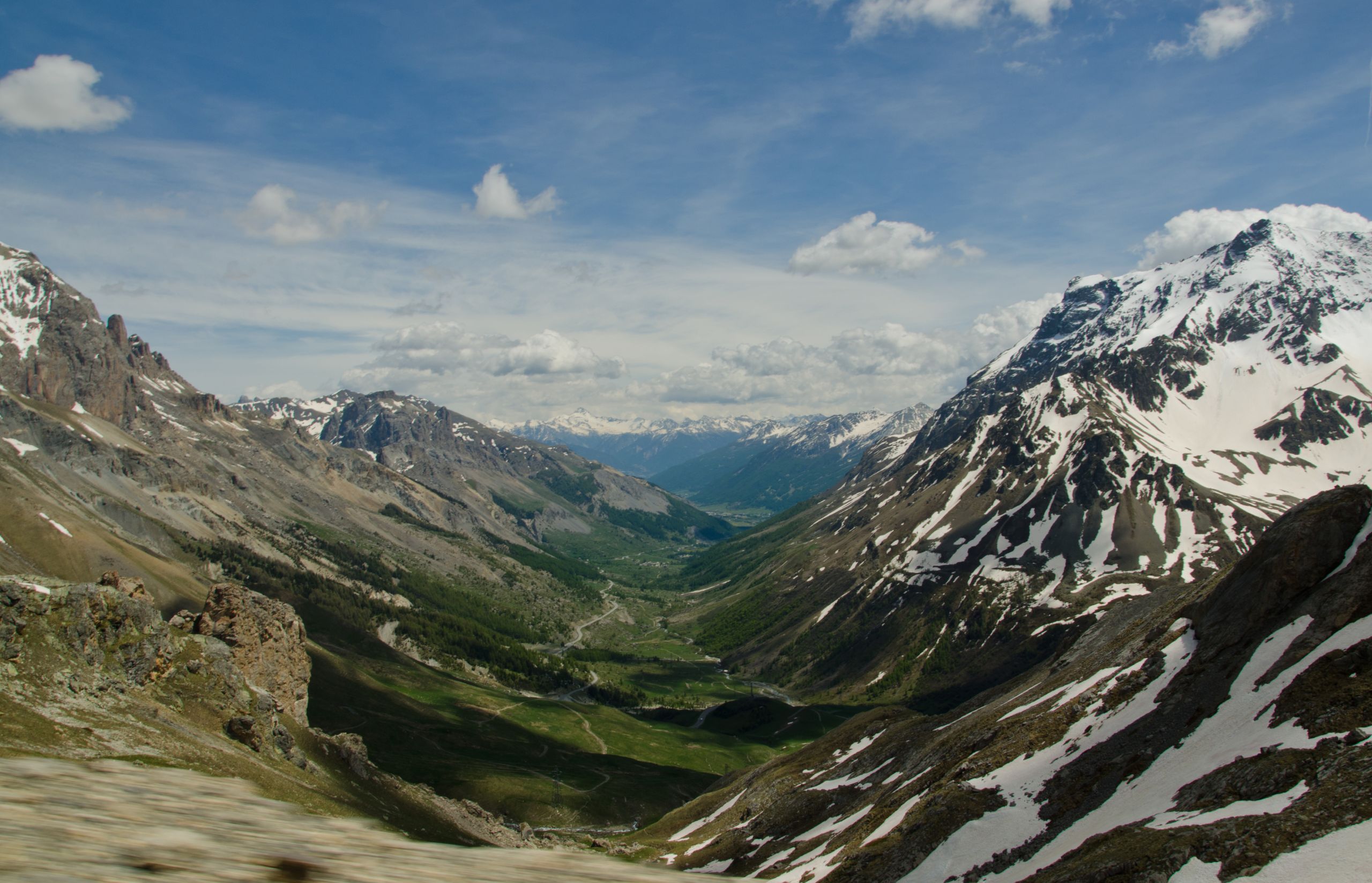 Fonds d'cran Nature Montagnes Queras, là ou on ne finira jamais de contempler les sommets.