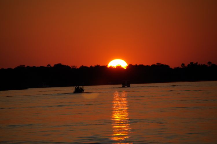 Fonds d'cran Nature Couchers et levers de Soleil Coucher de soleil sur le Zambeze (Zimbabwe)