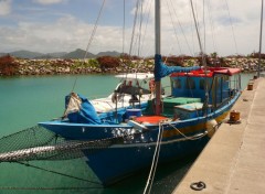  Bateaux Petit port de La Digue (Seychelles)