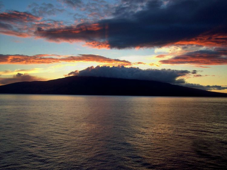 Fonds d'cran Nature Couchers et levers de Soleil Au large de Maui (Hawaii)