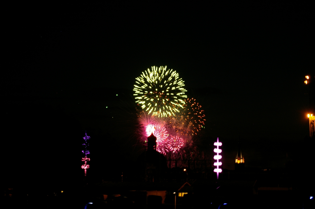 Fonds d'cran Hommes - Evnements Feux d'Artifice 