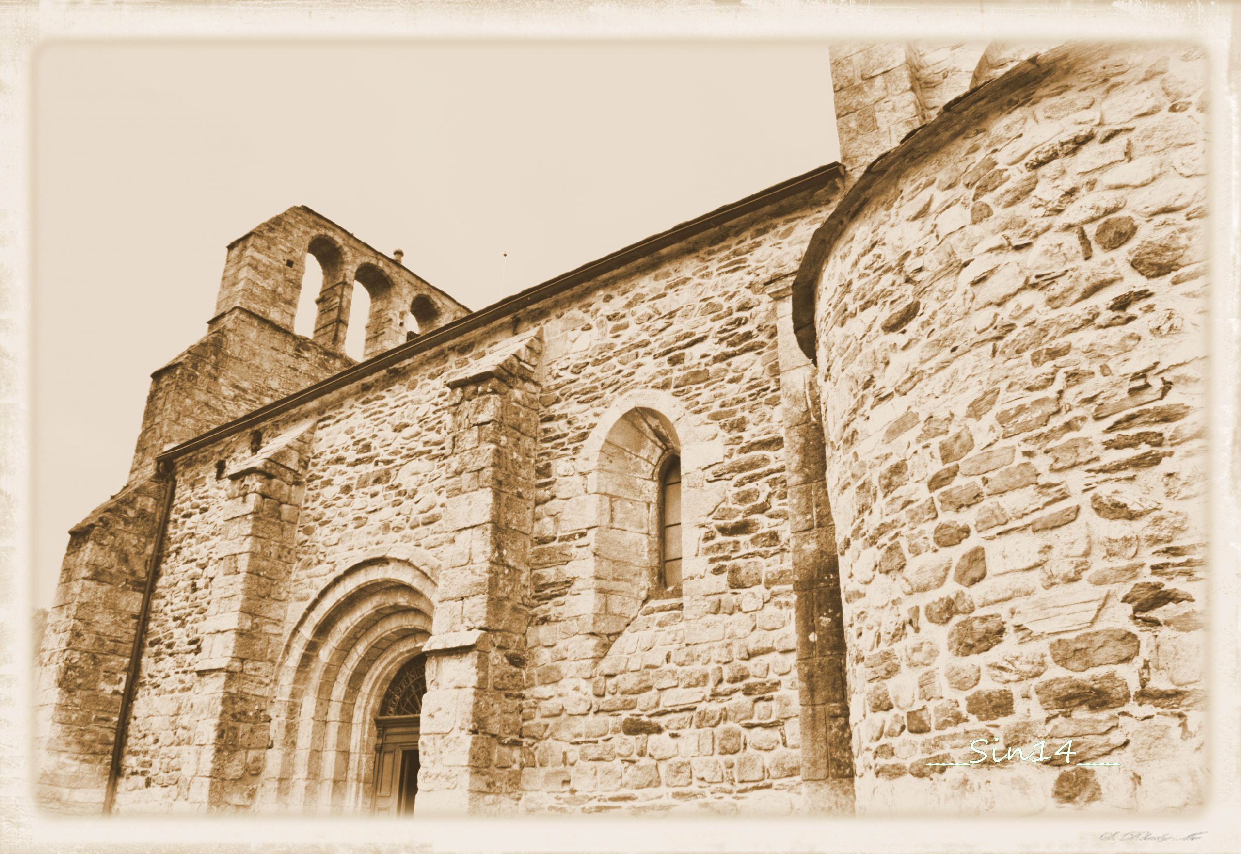 Fonds d'cran Constructions et architecture Edifices Religieux LOZERE église du XII ème