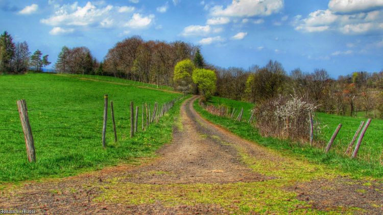 Fonds d'cran Nature Campagne Campagne en HDR.