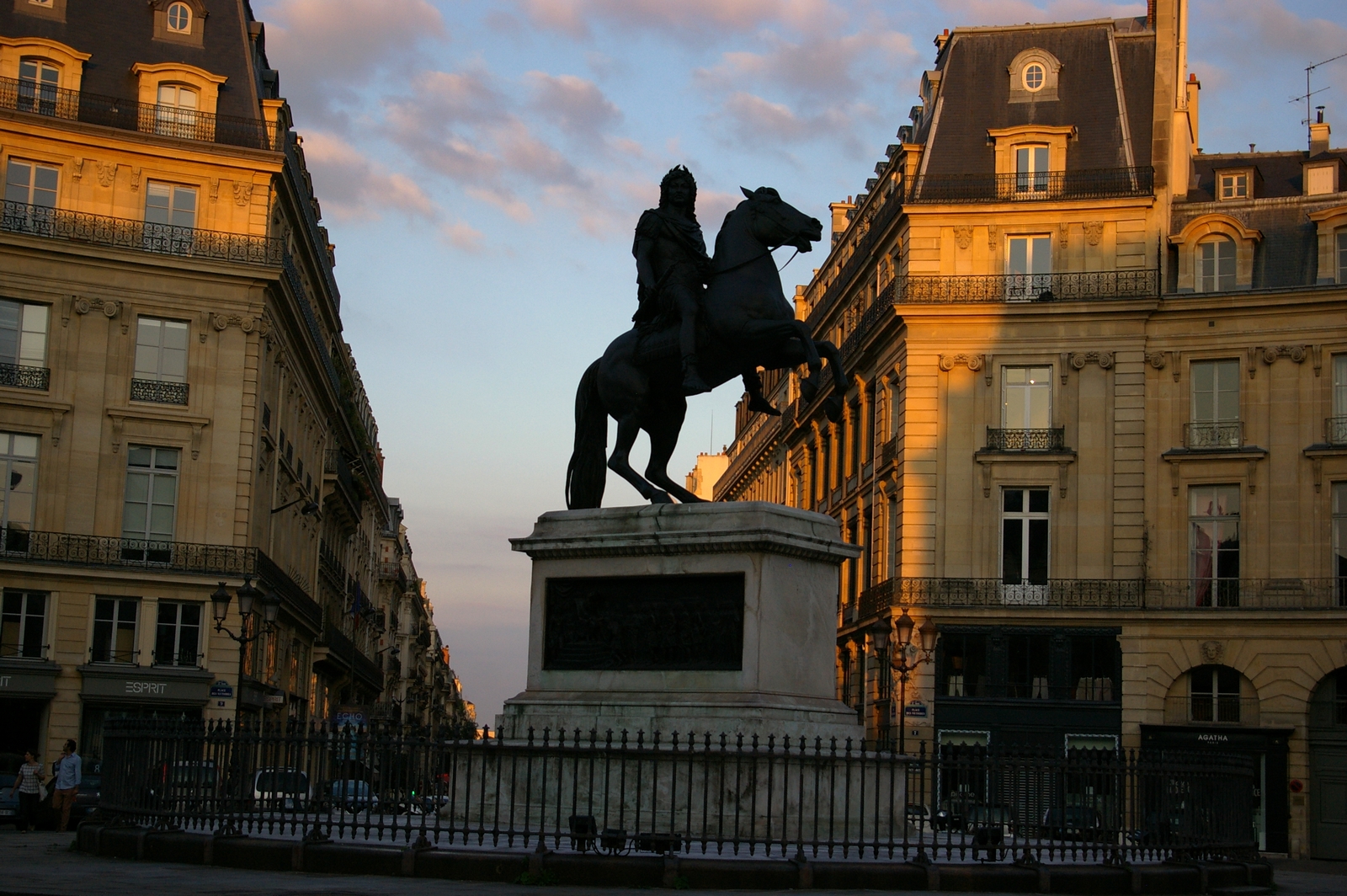 Fonds d'cran Constructions et architecture Statues - Monuments 