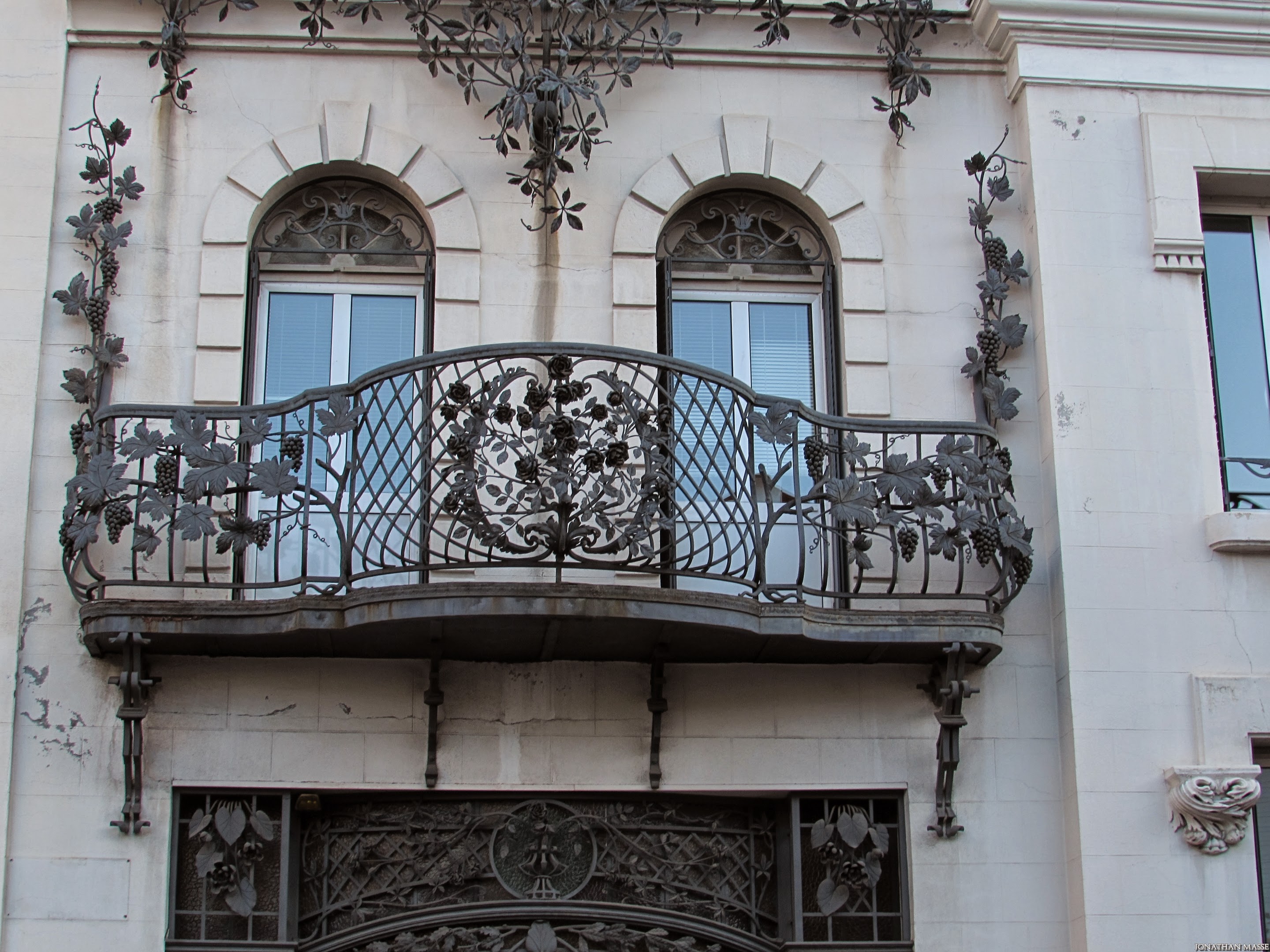 Wallpapers Constructions and architecture Faades Balcon en fer ajouré.