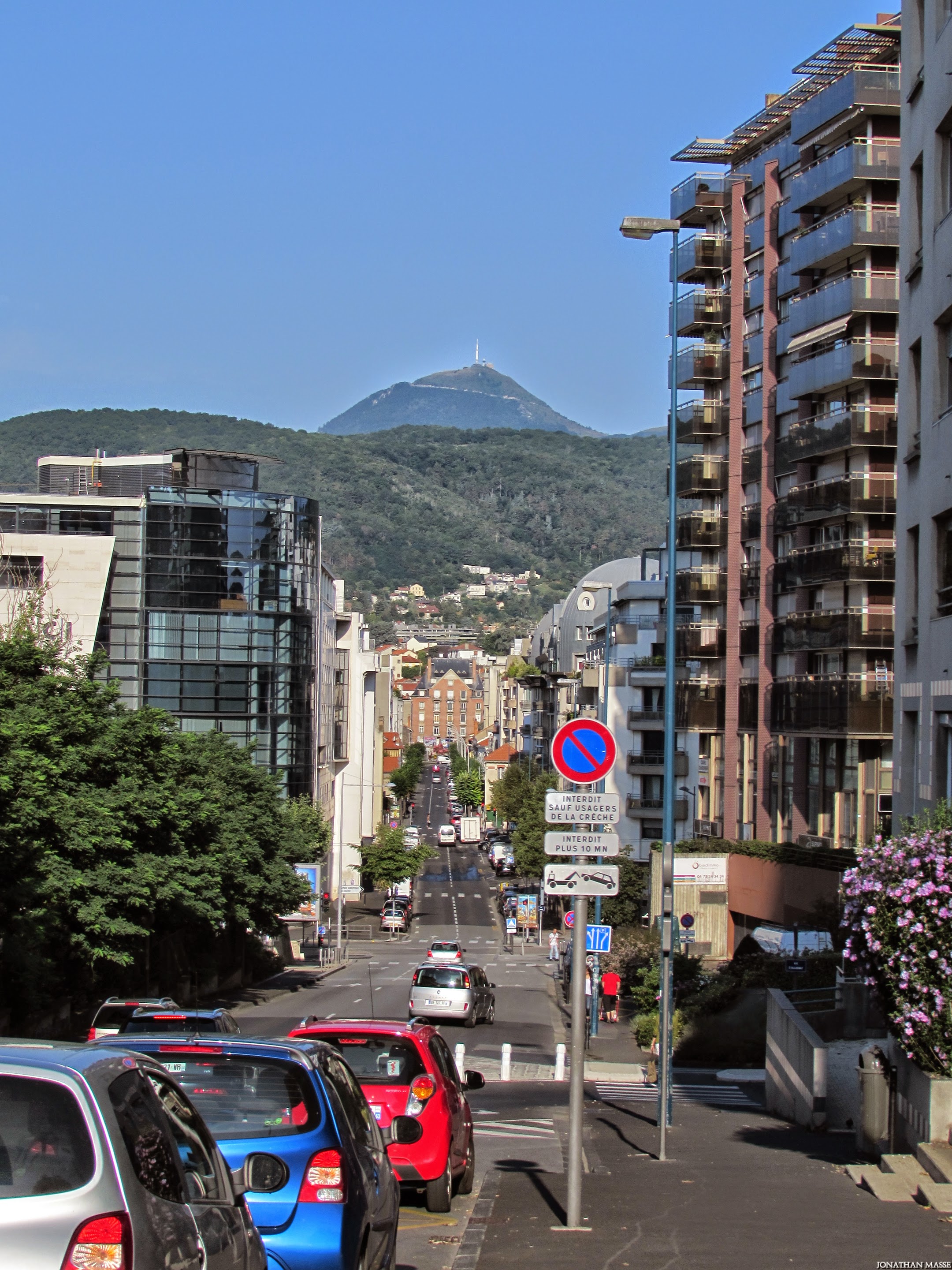 Fonds d'cran Constructions et architecture Villes - Villages Clermont Ferrand.