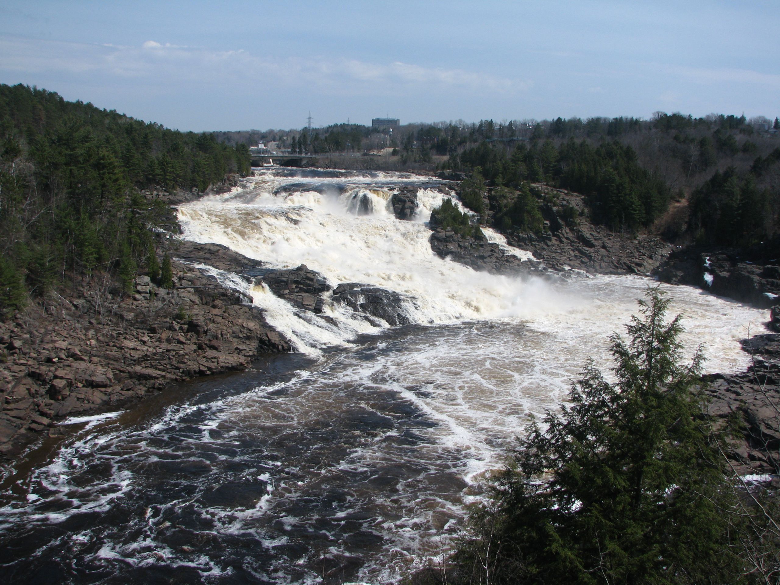 Fonds d'cran Voyages : Amrique du nord Canada > Qubec La Cit de L'nergie et ses Chutes