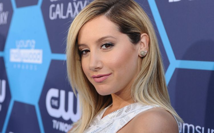 Wallpapers Celebrities Women Ashley Tisdale Wallpaper N381200