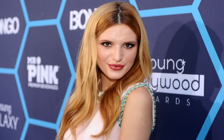 Fonds d'cran Clbrits Femme Bella Thorne Wallpaper N380909