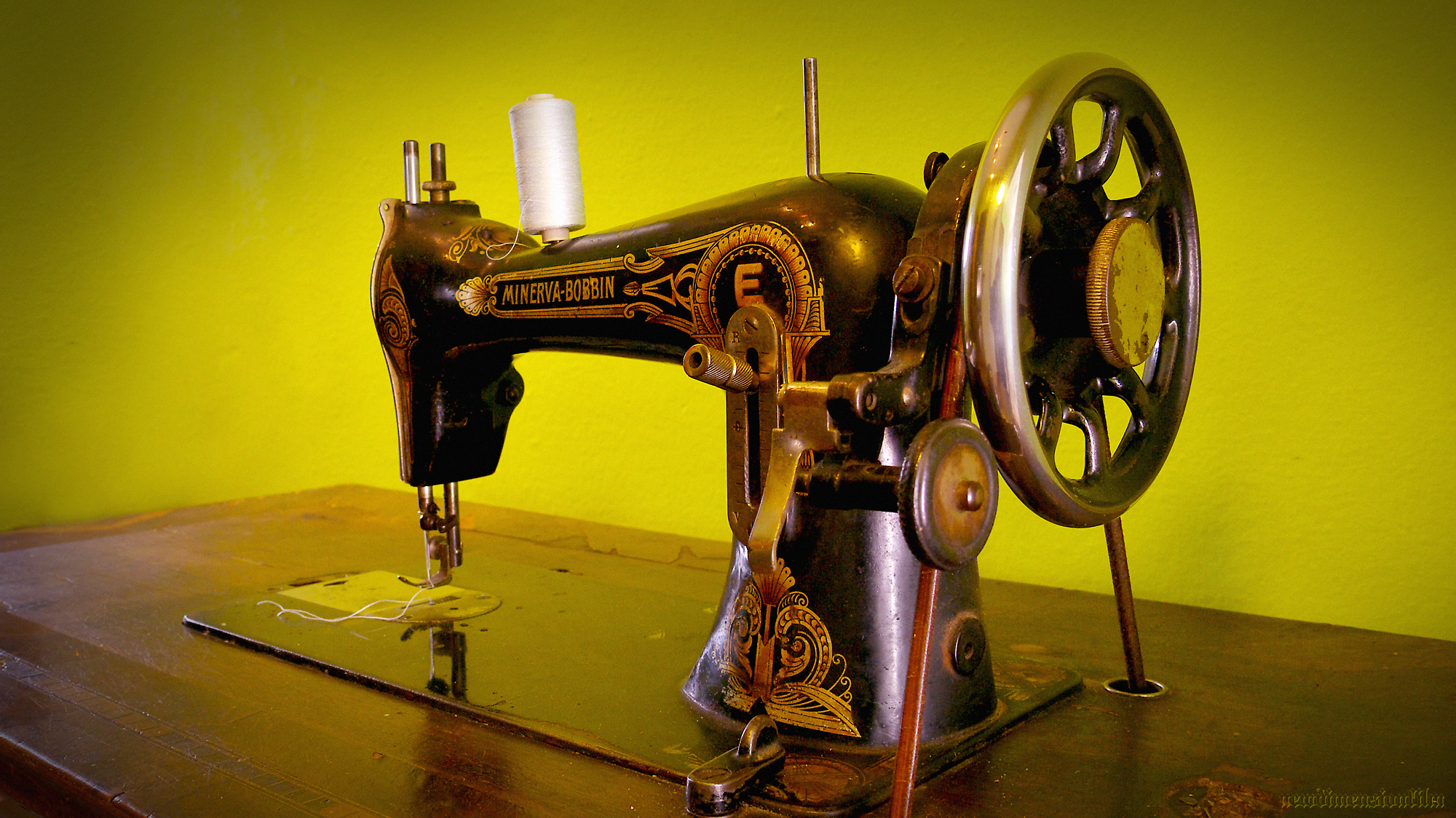 Wallpapers Objects Mobilier Minerva-Bobbin - machine à coudre.