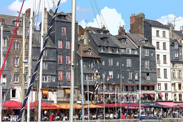 Fonds d'cran Voyages : Europe France > Normandie Honfleur avec filtre "bande-dessinée".