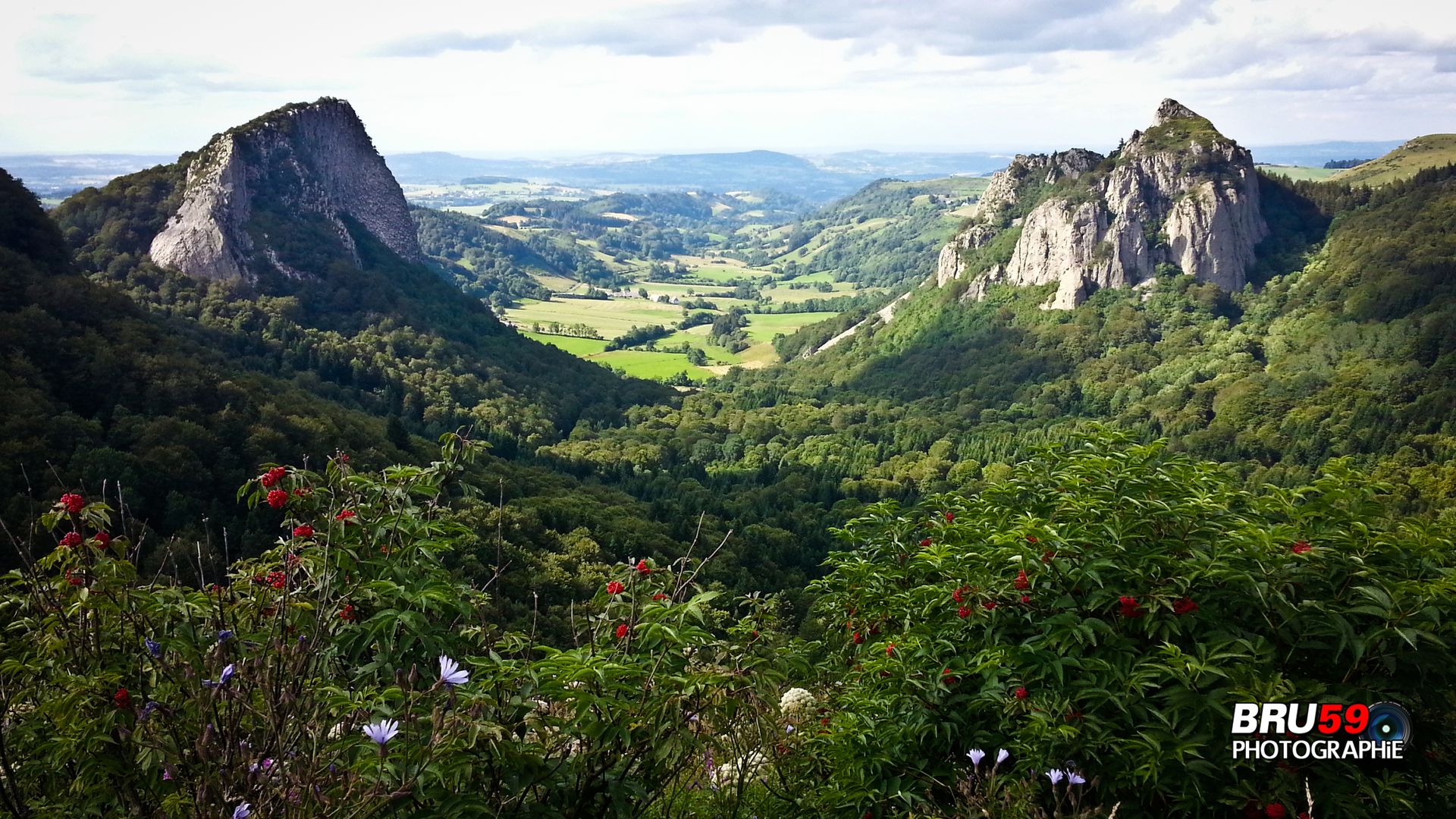 Fonds d'cran Voyages : Europe France > Auvergne Lac de Guéry