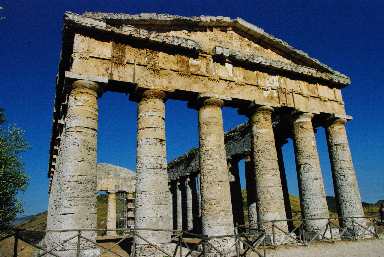 Fonds d'cran Voyages : Europe Italie Temple grec de Ségeste (Sicile)