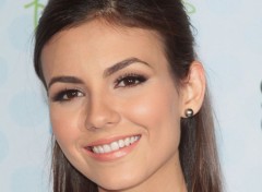  Celebrities Women Victoria Justice 