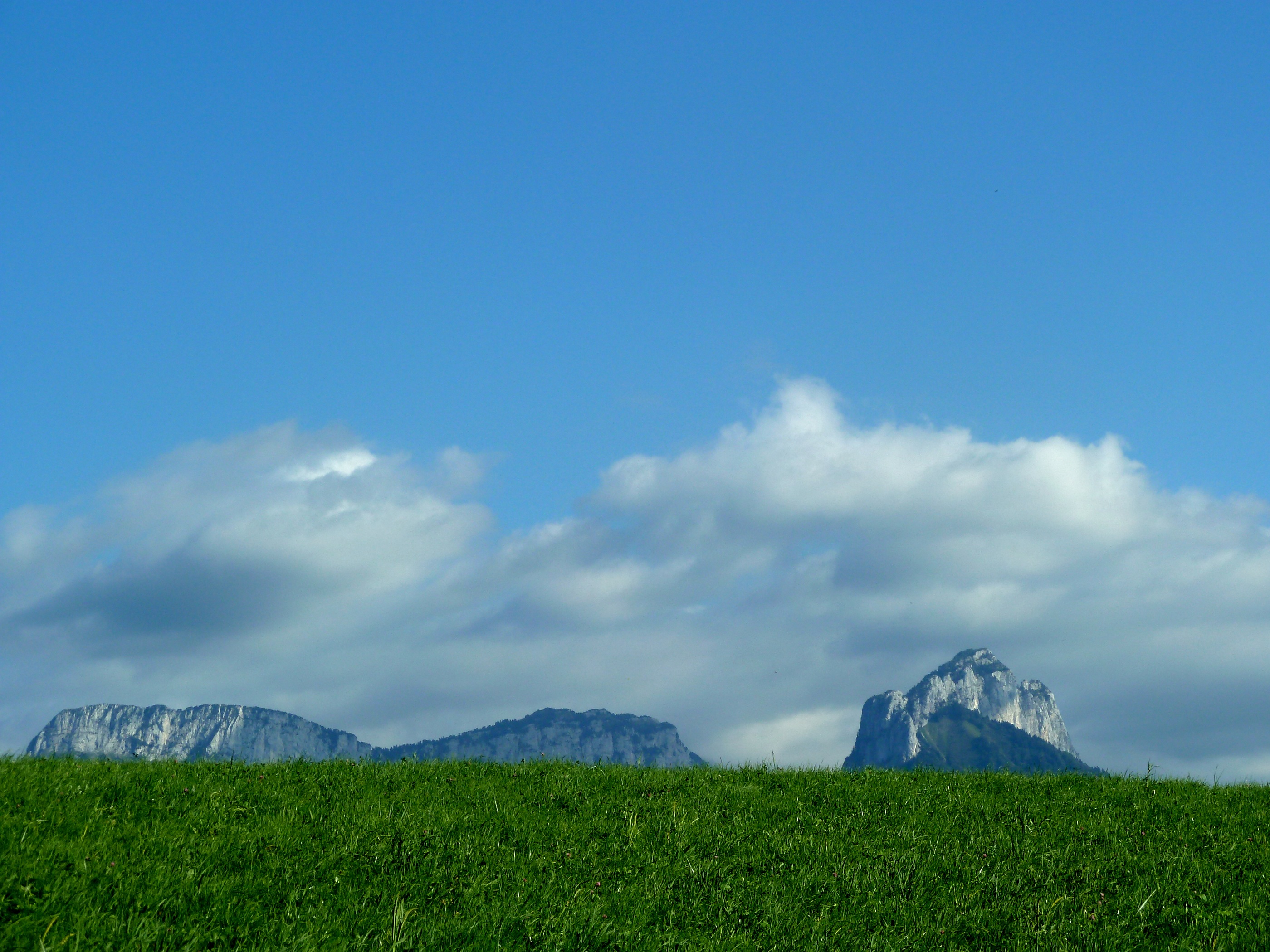 Fonds d'cran Nature Montagnes Paysage des alentours d'Annecy