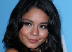  Celebrities Women Vanessa Hudgens