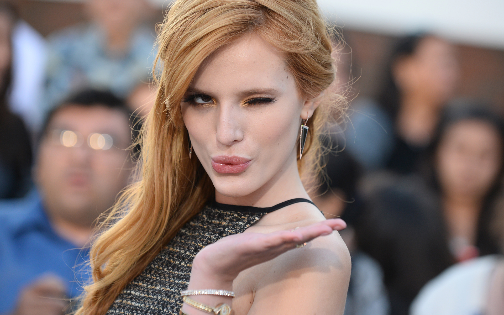 Wallpapers Celebrities Women Bella Thorne Bella Thorne