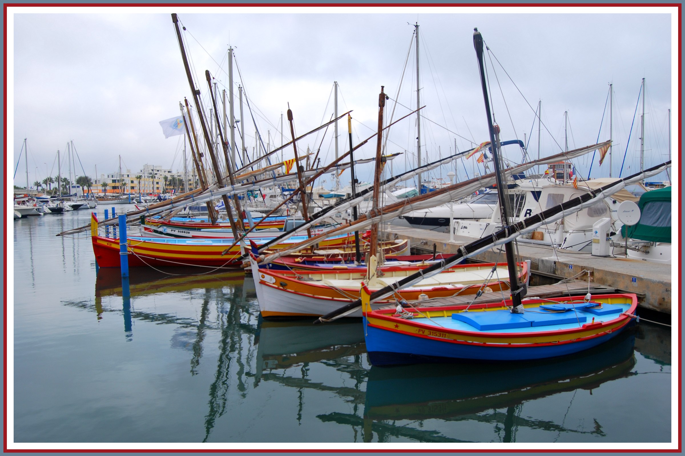 Fonds d'cran Bateaux Barques - Pirogues Barques catalanes