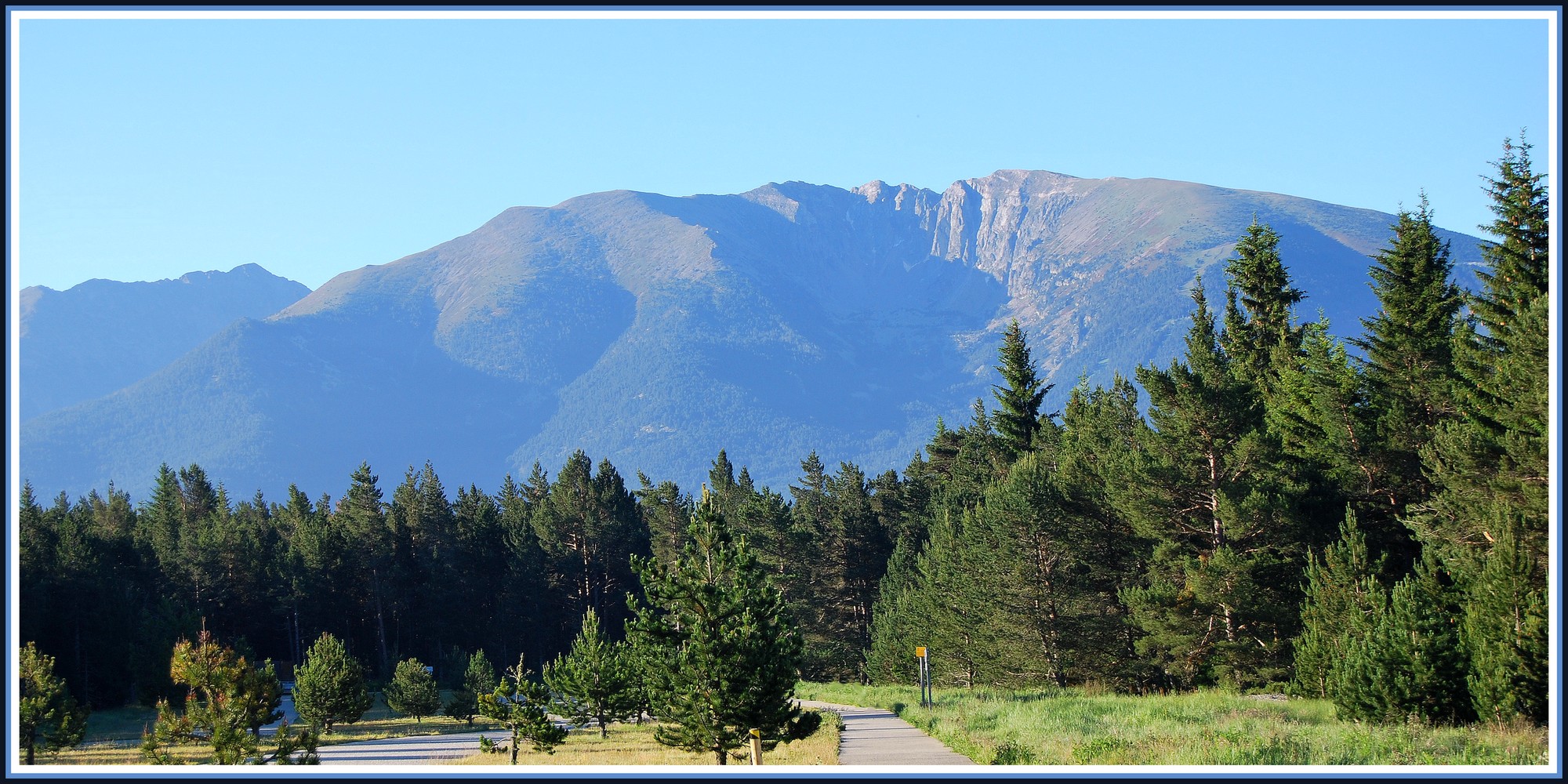 Fonds d'cran Nature Montagnes Le Cambre d'Aze dans les Pyrnes-Orientales