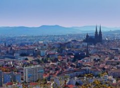  Constructions et architecture Panorama de la ville de Clermont-Ferrand (63).