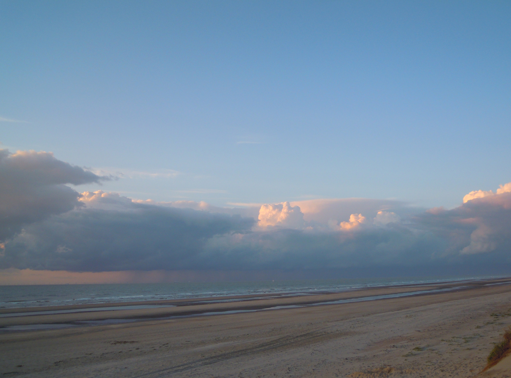 Fonds d'cran Nature Mers - Ocans - Plages Quand l'orage arrive