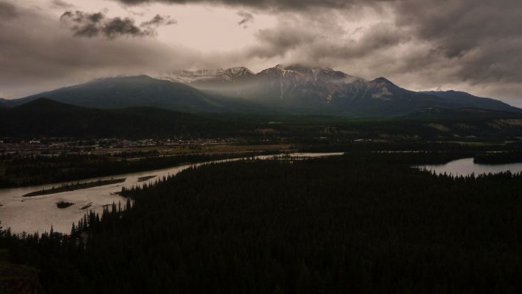 Fonds d'cran Voyages : Amrique du nord Canada Au creux du lit