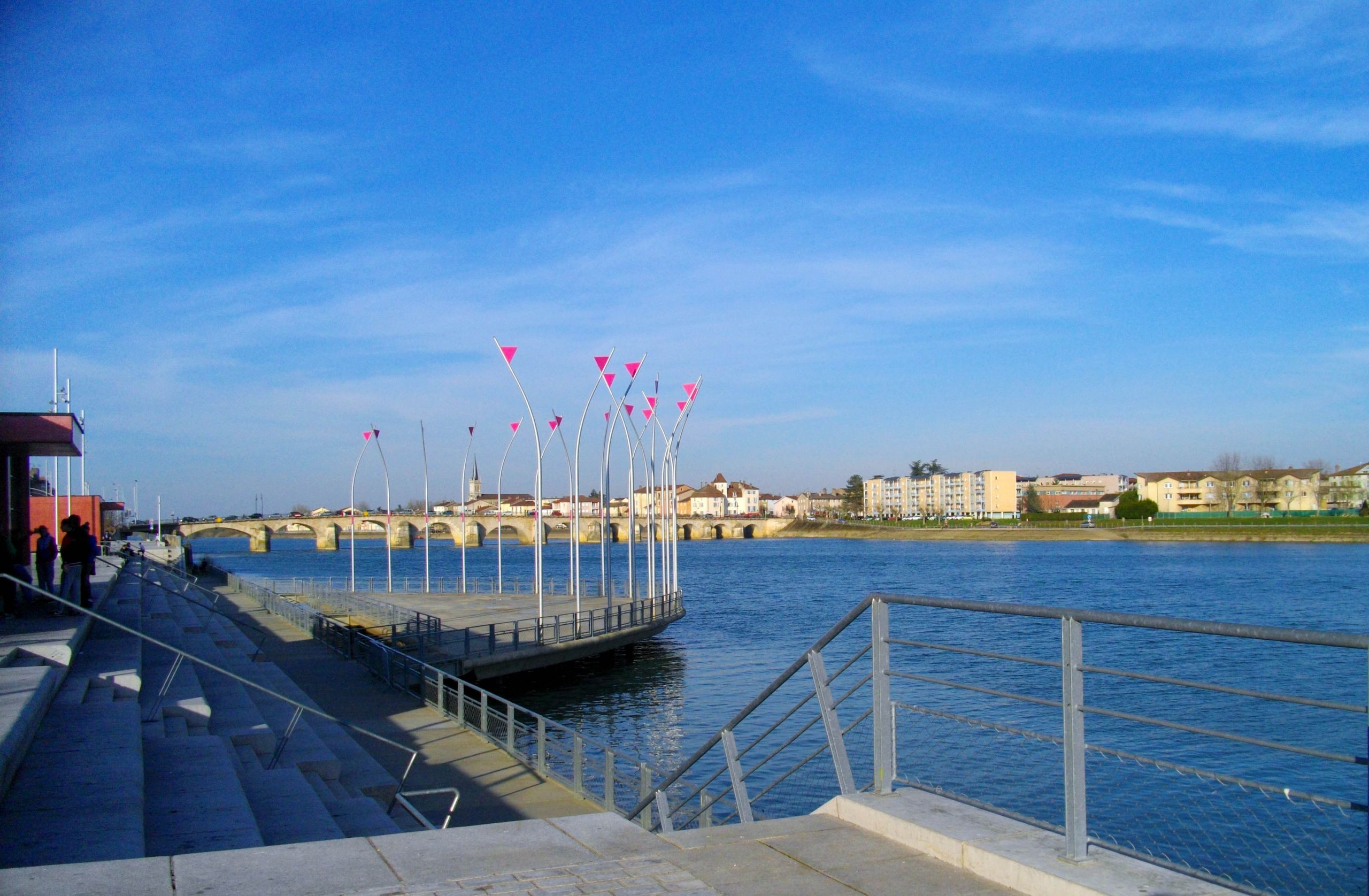 Fonds d'cran Constructions et architecture Ports - Quais Quai Lamartine - Mcon