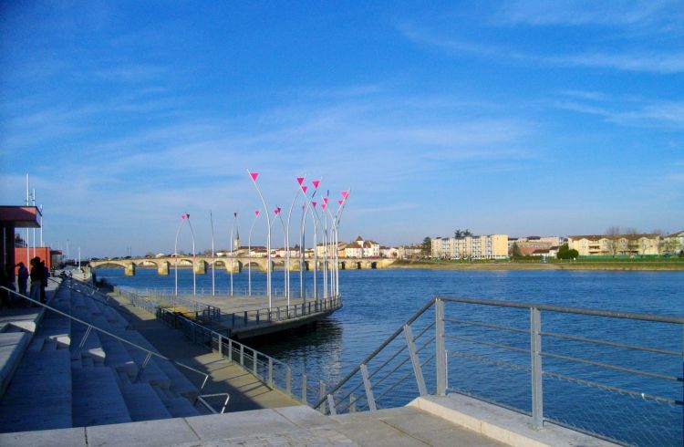 Wallpapers Constructions and architecture Harbours - Docks Quai Lamartine - Mcon