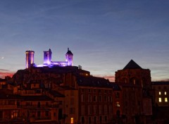  Constructions et architecture Un château dans la nuit