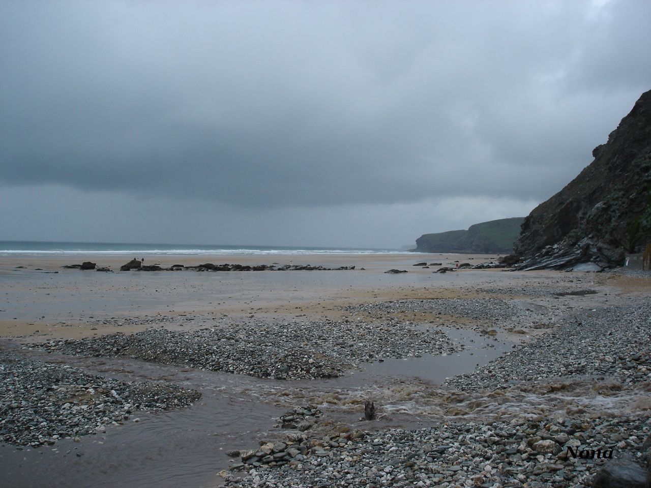 Fonds d'cran Nature Mers - Ocans - Plages Plage pluvieuse