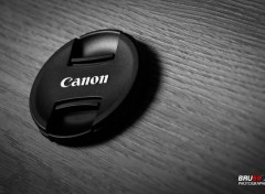  Objets Canon cache objectif sur parquet