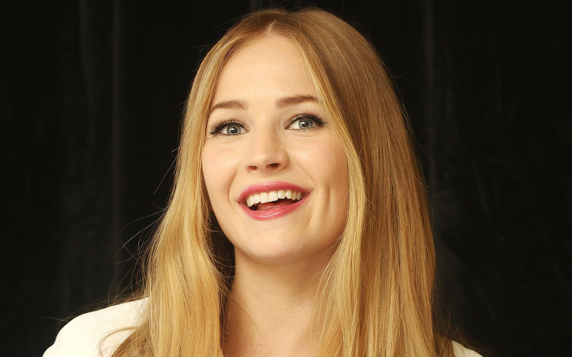 Fonds d'cran Clbrits Femme Britt Robertson 