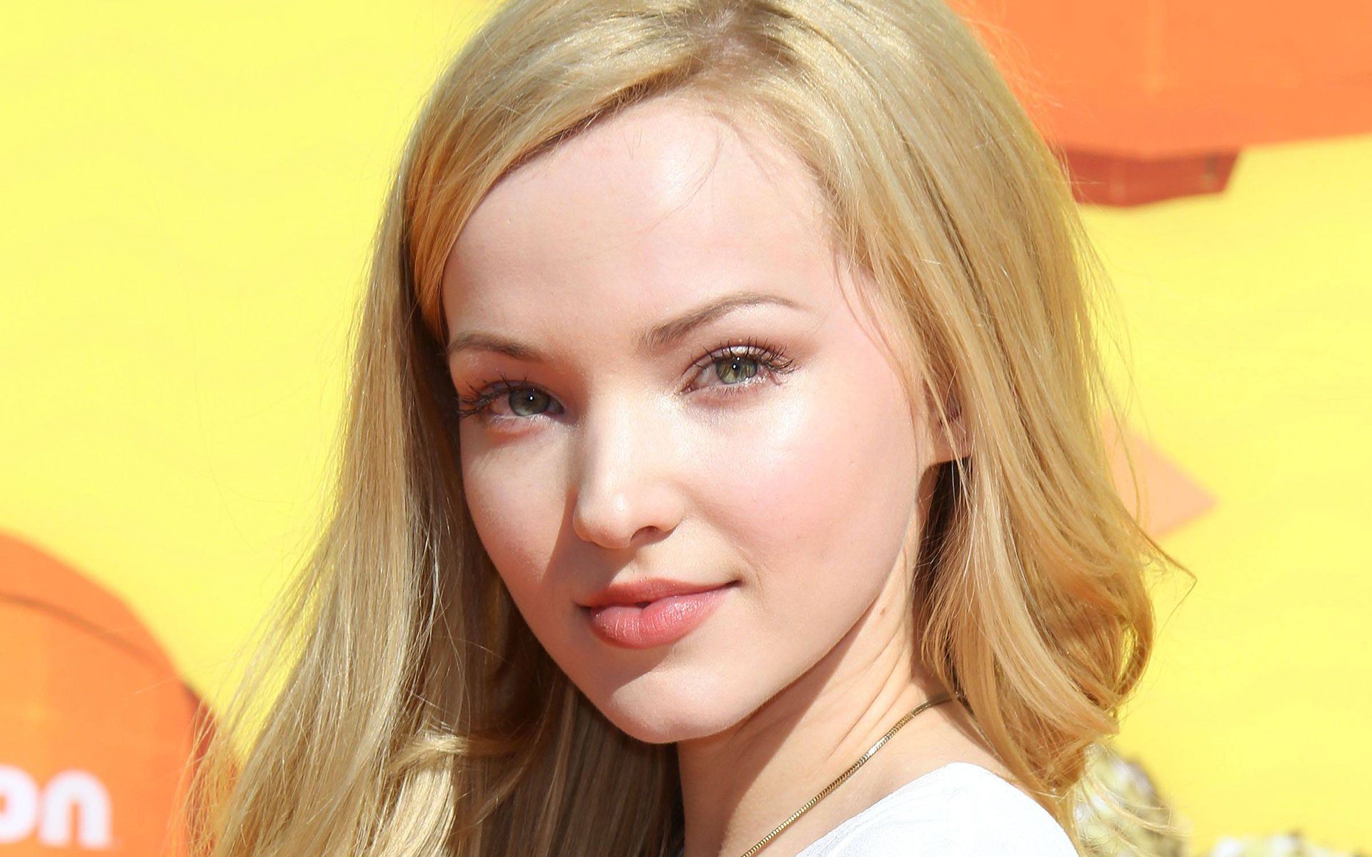 Fonds d'cran Clbrits Femme Dove Cameron 