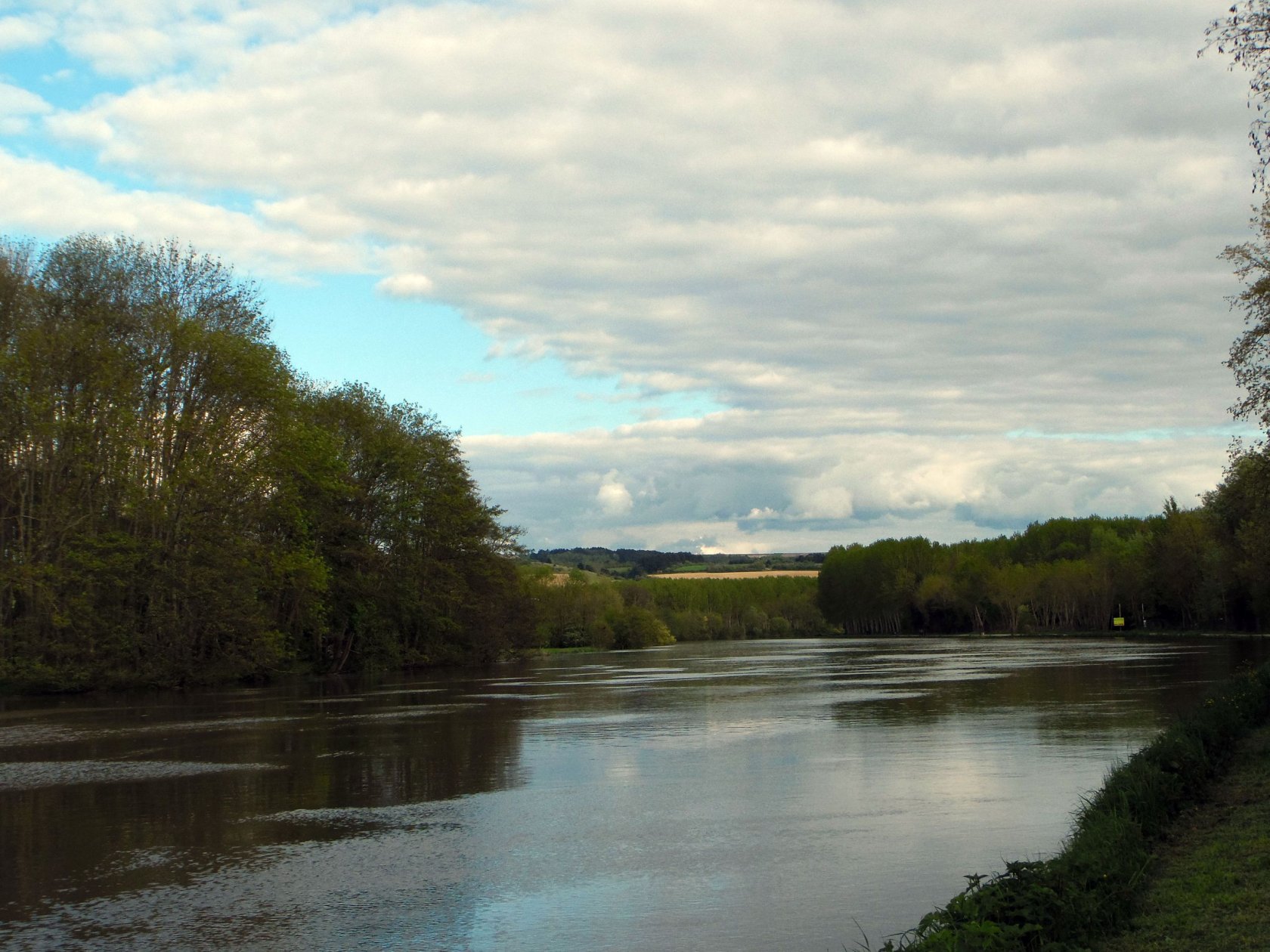 Fonds d'cran Nature Fleuves - Rivires - Torrents L'Yonne  Auxerre