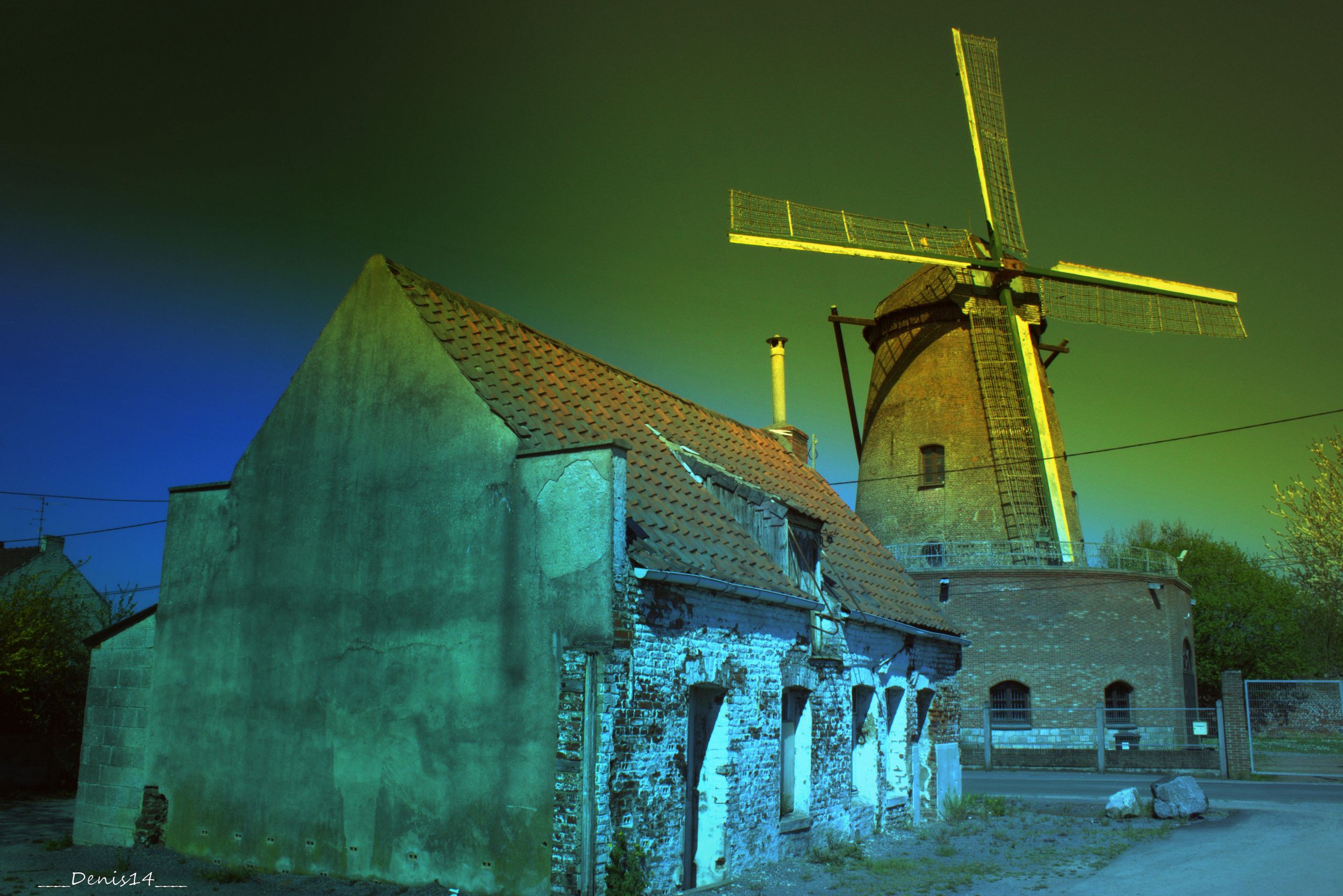 Fonds d'cran Constructions et architecture Moulins - Eoliennes ST AMAND LES EAUX