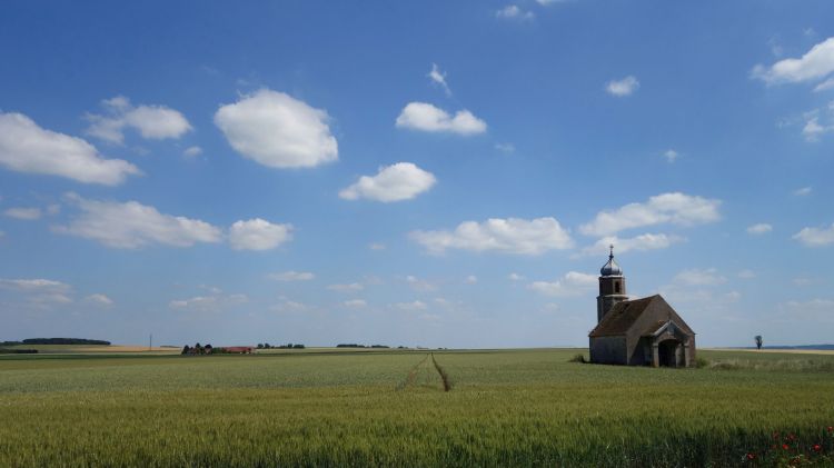 Wallpapers Nature Landscapes Chapelle isolée dans la brie