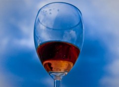  Objets Glass of wine