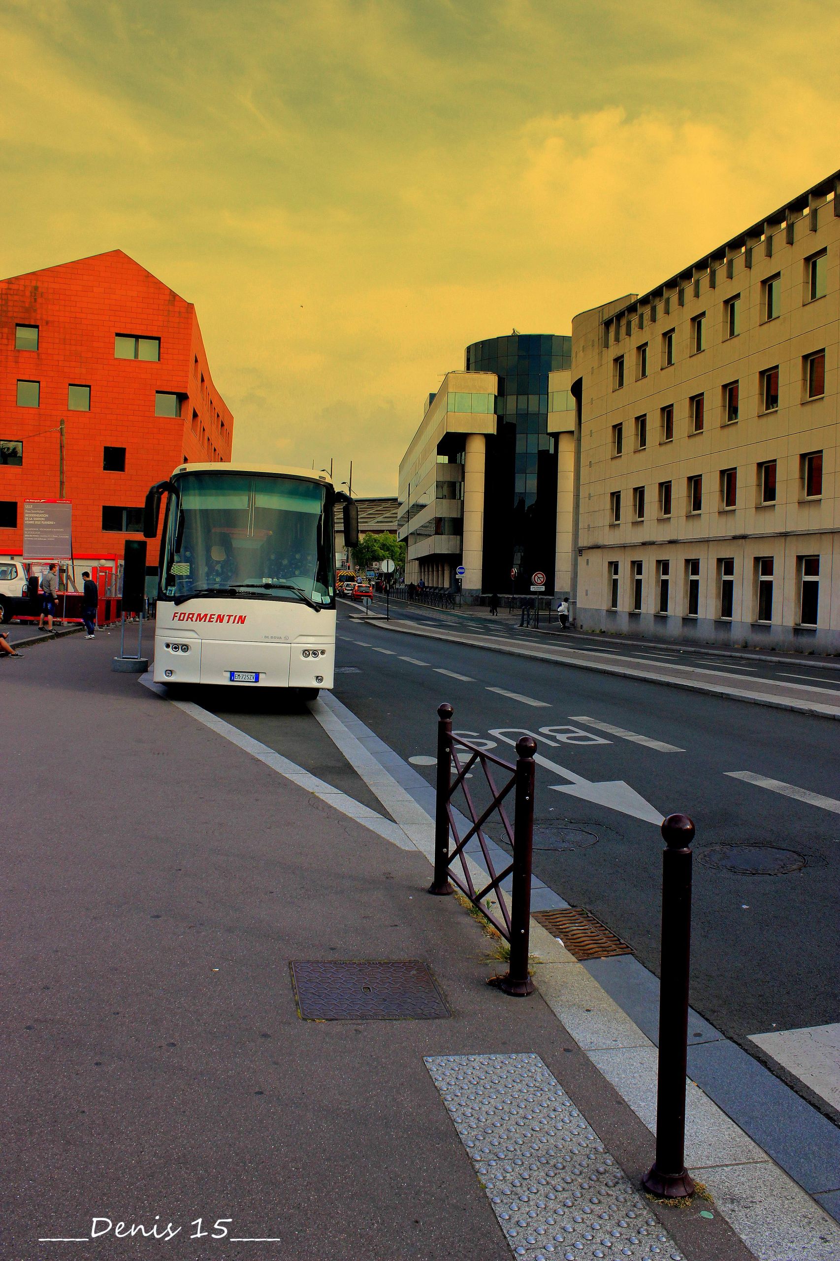 Fonds d'cran Constructions et architecture Rues - Ruelles LILLE vues du parc Henri MATISSE