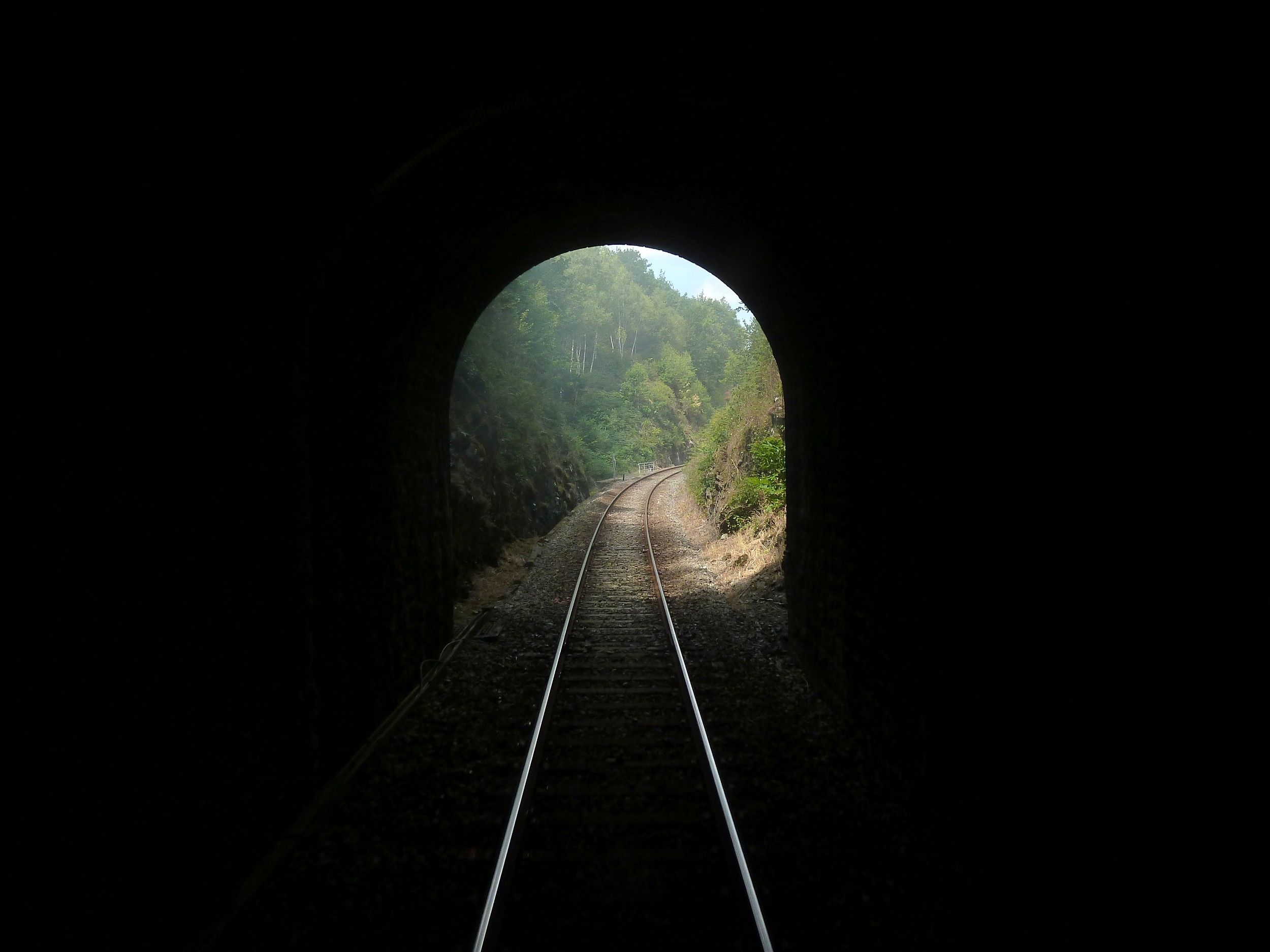 Fonds d'cran Constructions et architecture Tunnels On voit quand mme le bout du tunnel!