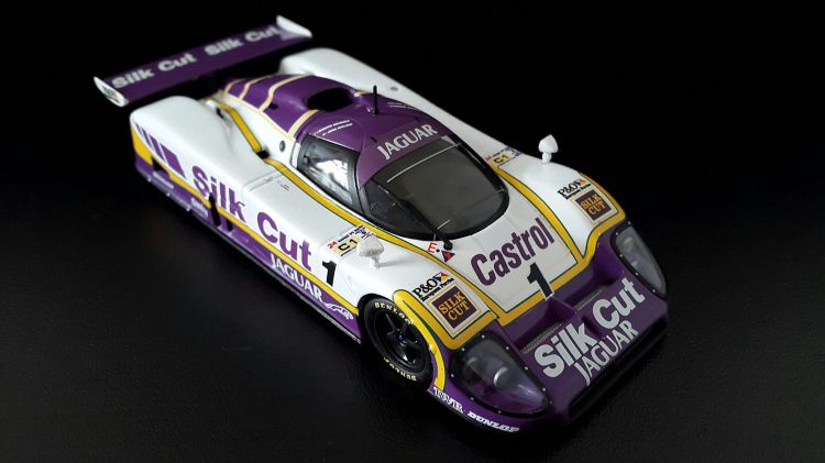 Fonds d'cran Voitures Voitures miniatures Jaguar XJR 9LM 24 Heures du Mans 1988