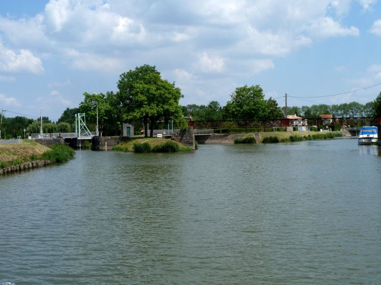 Fonds d'cran Nature Canaux Marais Poitevins (Environ de DAMVIX)