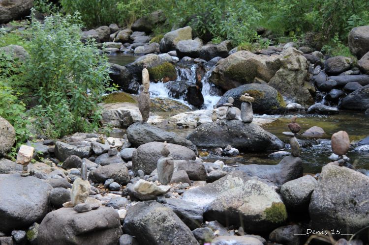 Fonds d'cran Nature Roches - Pierres - Sables Stone balancing- Auvergne