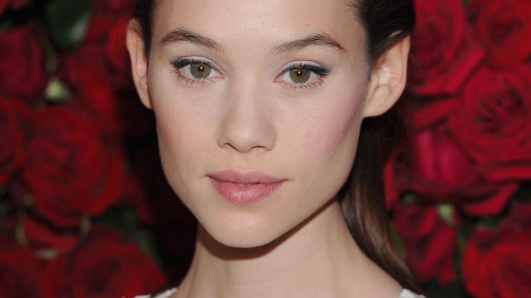 Wallpapers Celebrities Women Astrid Berges-Frisbey Wallpaper N411814