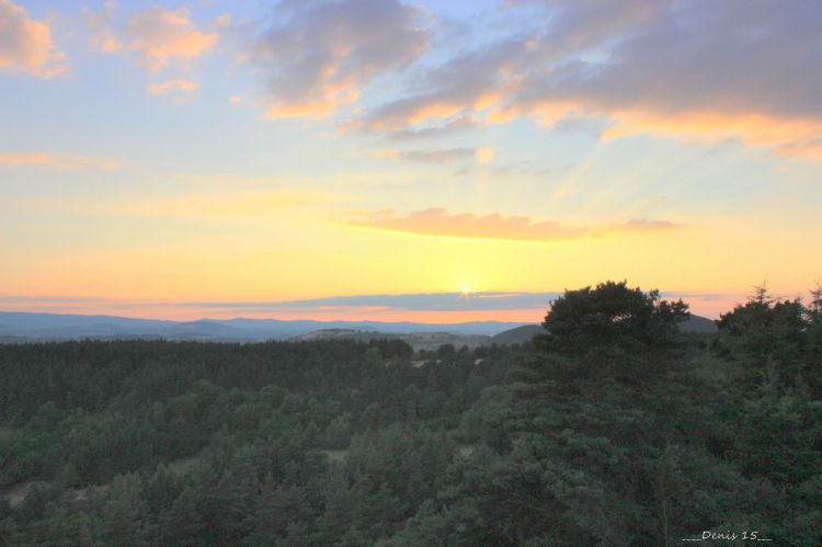 Fonds d'cran Nature Couchers et levers de Soleil AUVERGNE-HAUTE LOIRE