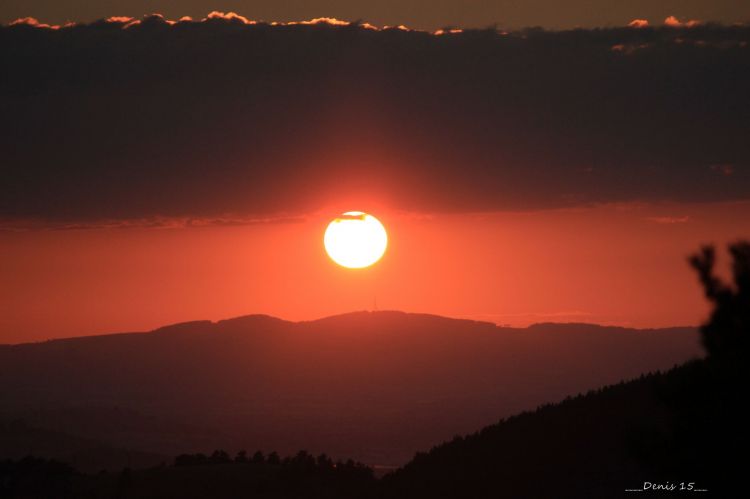 Fonds d'cran Nature Couchers et levers de Soleil COUCHER DE SOLEIL- AUVERGNE-HAUTE LOIRE