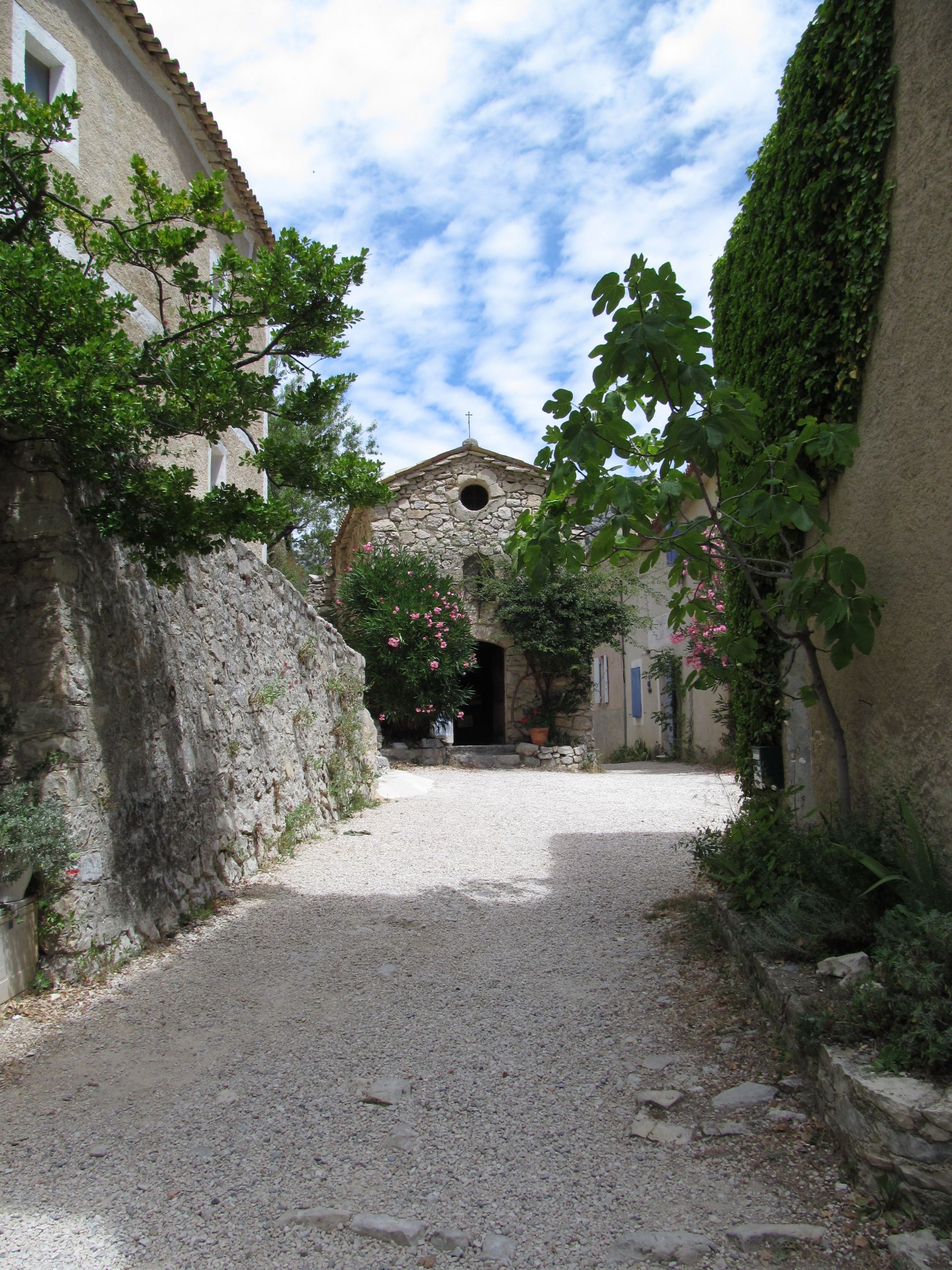 Fonds d'cran Constructions et architecture Edifices Religieux village luberon