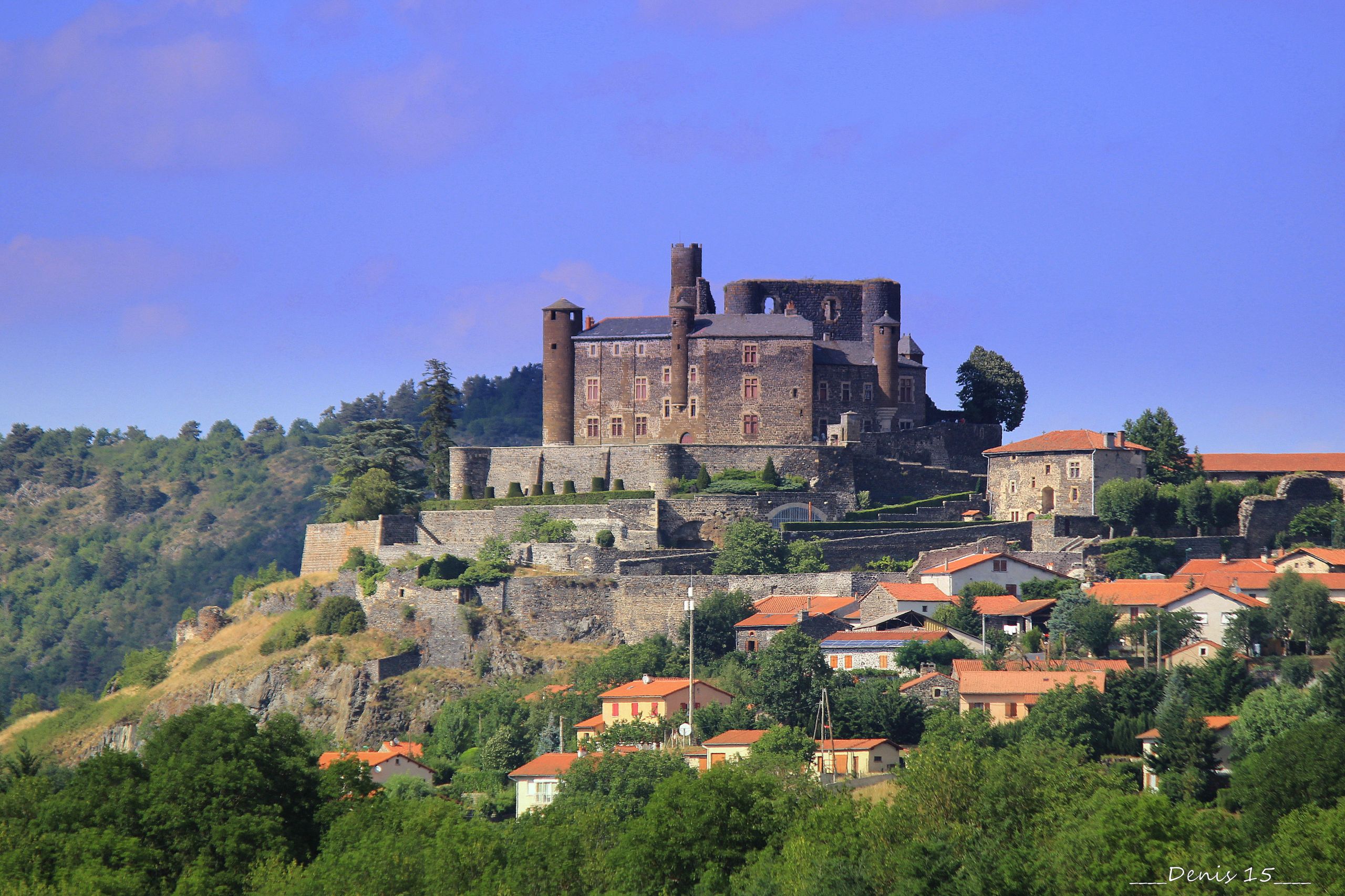 Wallpapers Constructions and architecture Castles - Palace AUVERGNE-HAUTE LOIRE