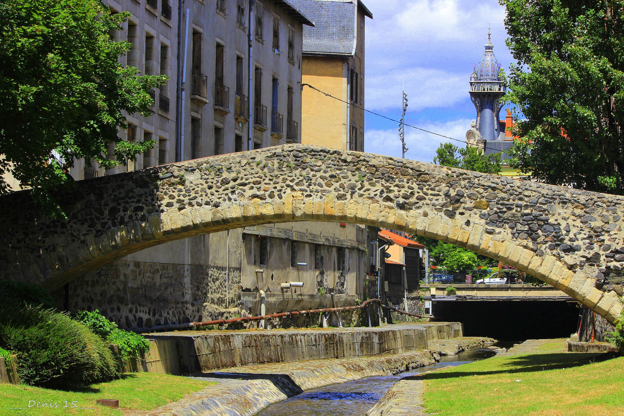 Wallpapers Constructions and architecture Bridges - Aqueduct LE PUY EN VELAY-AUVERGNE