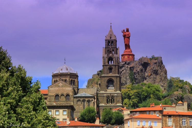 Fonds d'cran Constructions et architecture Edifices Religieux LE PUY EN VELAY-AUVERGNE